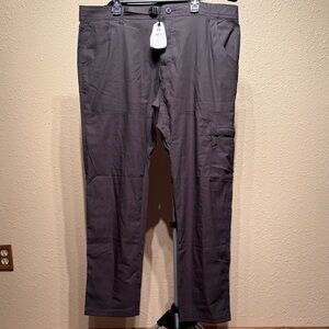 Men’s cargo hiking pants size 42x32 charcoal gray super stretch tapered leg $95